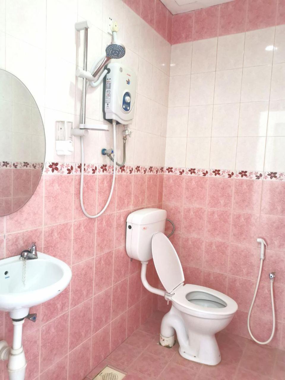 Vive Inn Kuah Extérieur photo